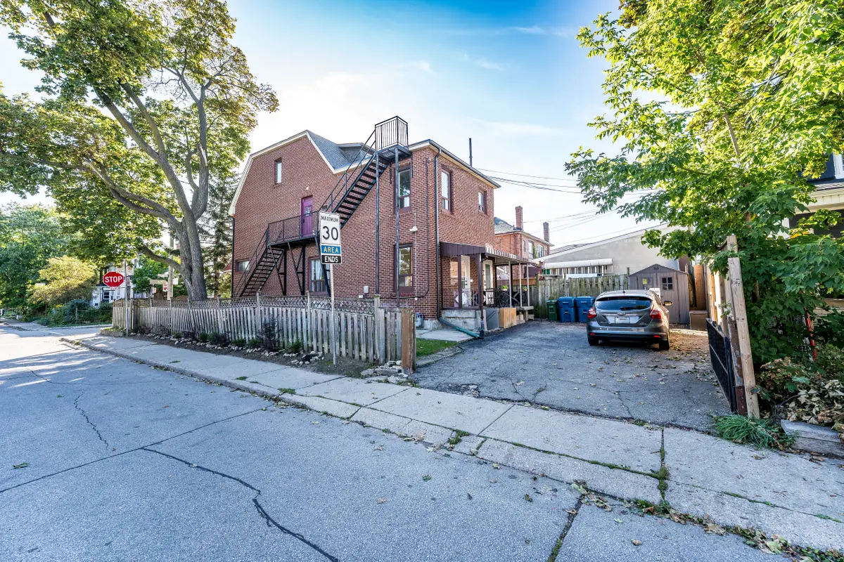 Shared driveway: park on the left and leave space for your neighbour.